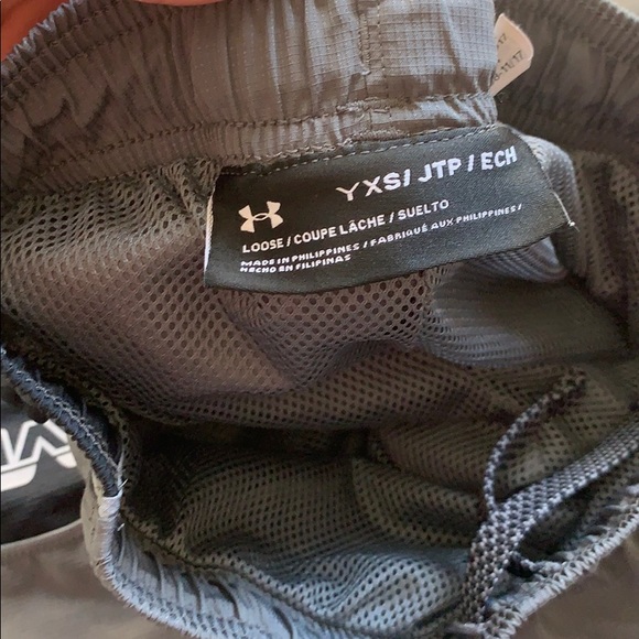 Boys Under Armour Sweats - Picture 3 of 3